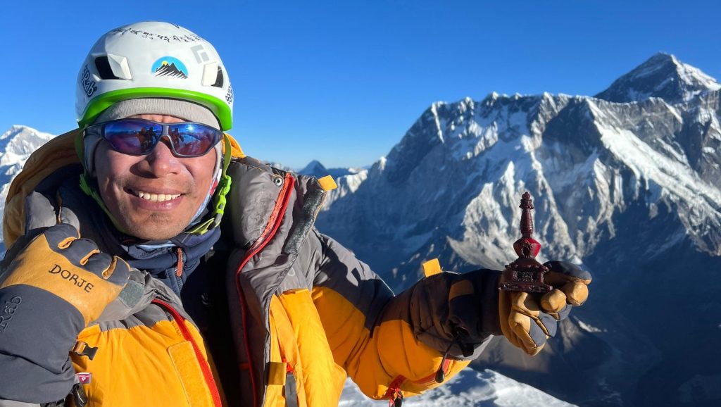 Ama Dablam – The Jewel of the Himalayas